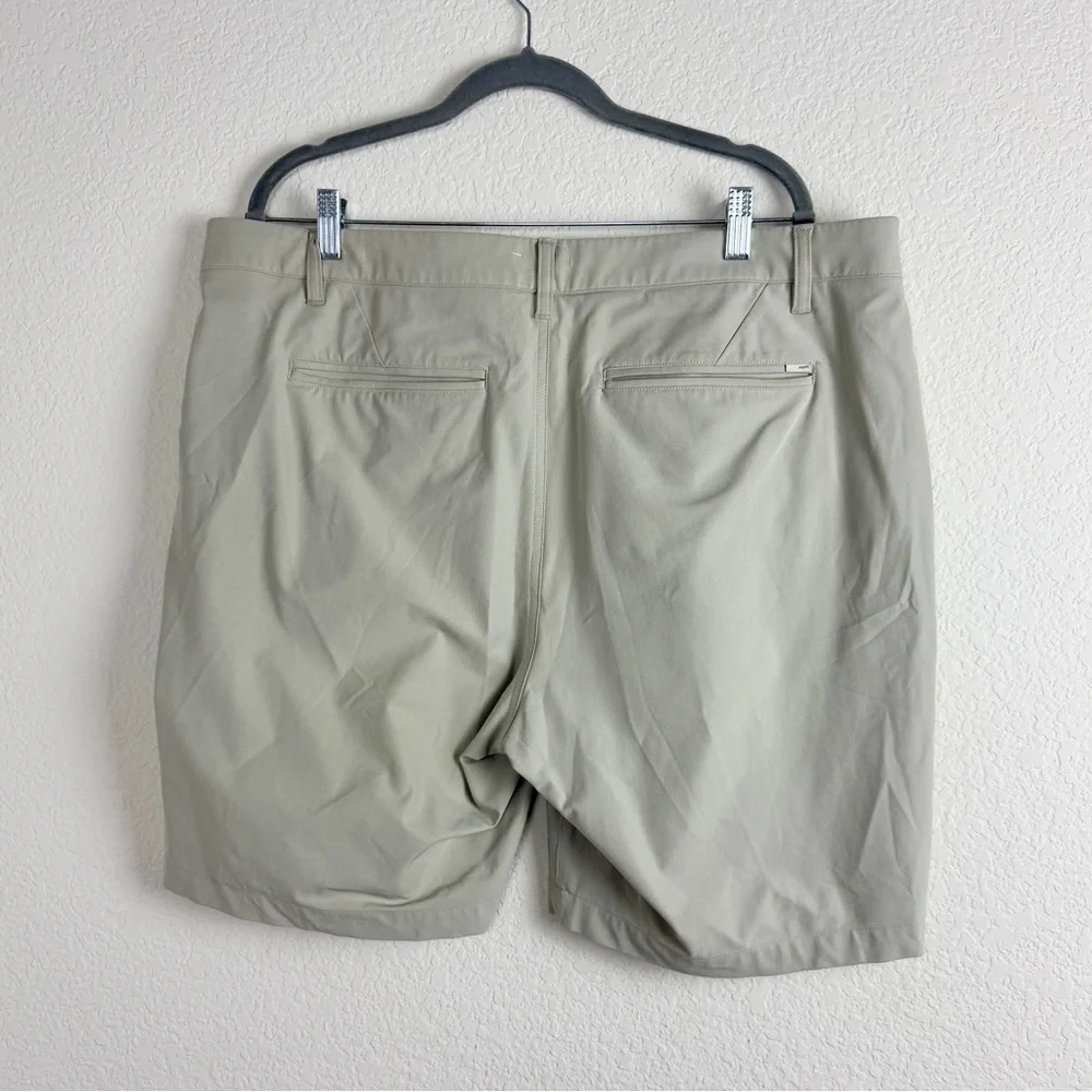 Vuori Men’s Meta Shorts Size 38 Khaki | 8” inseam